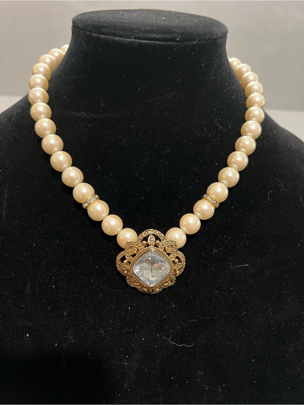 Vintage 1960s Signed Avon Evening Elegance Necklace Gold Tone Faux Pearl Choker